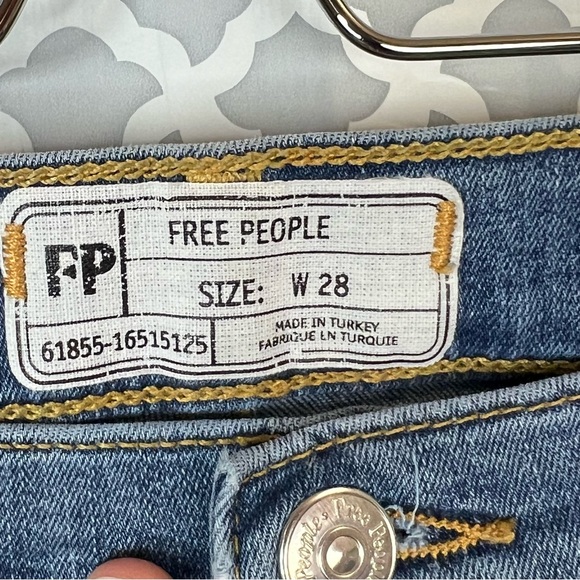 EUC Free People High Rise Busted Knee Skinny Fit Jeans - Picture 8 of 13